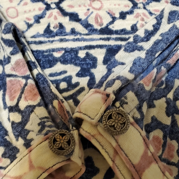 Lucky Brand 3/4 Sleeve graphic top - Picture 7 of 7